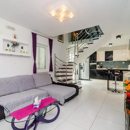 Mikica - Four Bedroom Duplex With Terrace And Partial Sea View Daire Dubrovnik