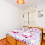 Apartman Mikica - Four Bedroom Duplex With Terrace And Partial Sea View *