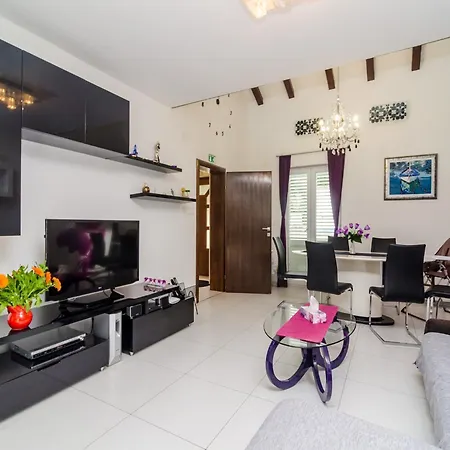 Mikica - Four Bedroom Duplex With Terrace And Partial Sea View Dubrownik