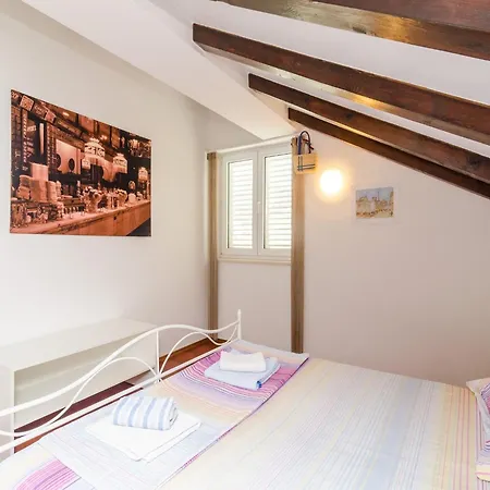 Mikica - Four Bedroom Duplex With Terrace And Partial Sea View