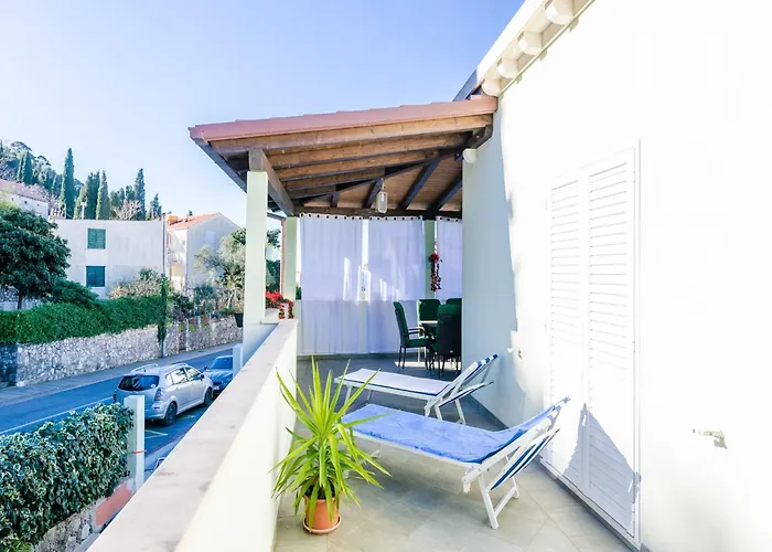 Mikica - Four Bedroom Duplex With Terrace And Partial Sea View Dubrownik