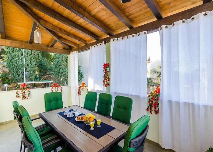 Mikica - Four Bedroom Duplex With Terrace And Partial Sea View Dubrownik
