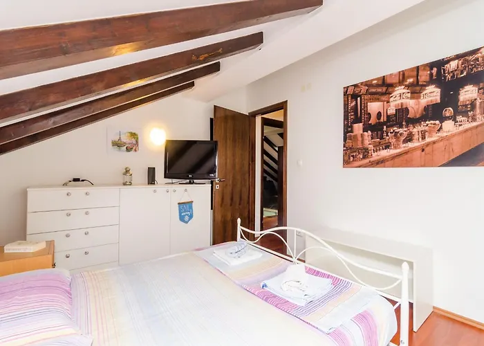 Mikica - Four Bedroom Duplex With Terrace And Partial Sea View Apartament