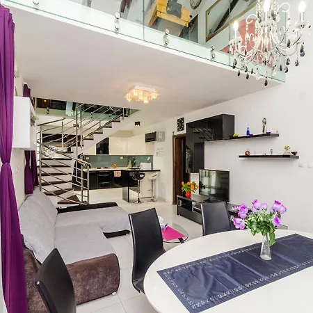 Mikica - Four Bedroom Duplex With Terrace And Partial Sea View Dubrovník