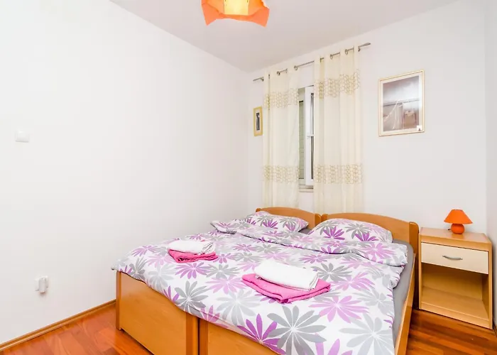 Apartmán Mikica - Four Bedroom Duplex With Terrace And Partial Sea View *