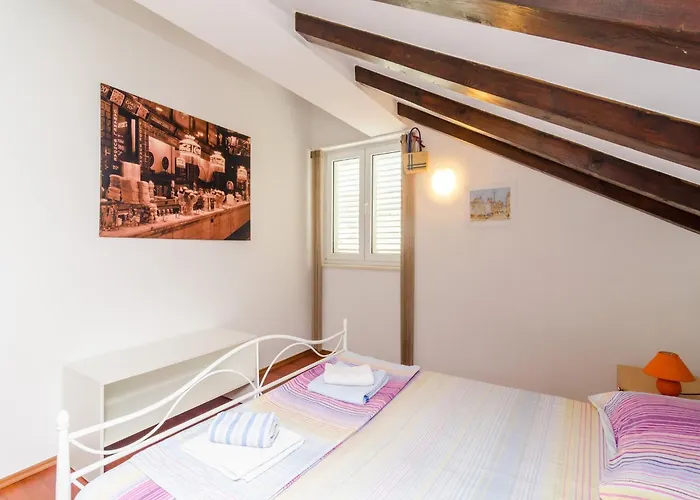 Mikica - Four Bedroom Duplex With Terrace And Partial Sea View